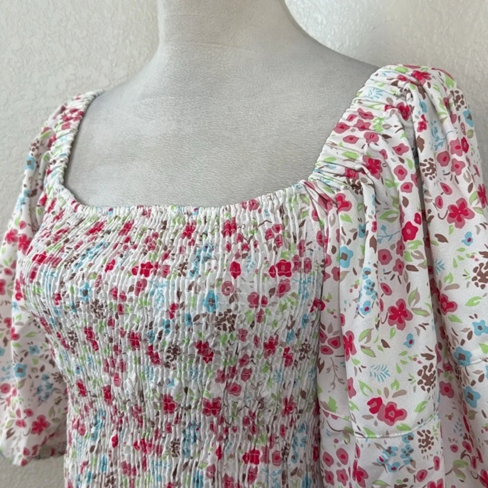Sōkėe Collection Puff Sleeve Smocked Top Size X-Large NWT - Picture 8 of 9